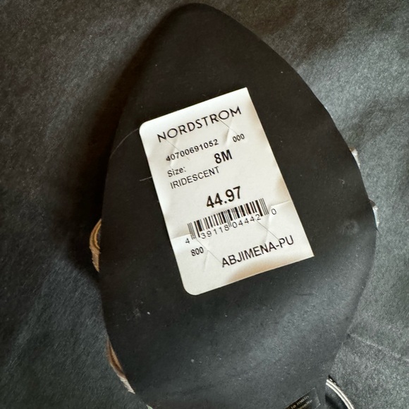 Abound Metallic silver pointed stilettos, Never Worn, NWT SIZE 8M - Picture 2 of 4